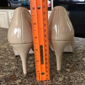 Madden girl “Getta” Nude patent pumps 3-1/2”heel